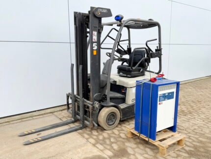 Crown SC4240-1.6 - Full Electric Forklift